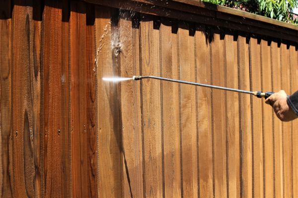 Fence Cleaning in Chapel Hill