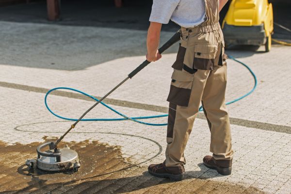Townhouse Driveway Cleaning in Chapel Hill