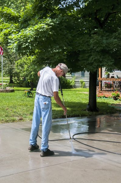 Driveway Concrete Cleaning in Chapel Hill