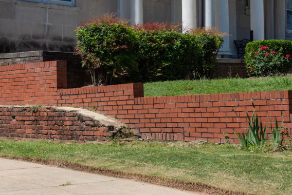 Retaining Wall Cleaning in Chapel Hill