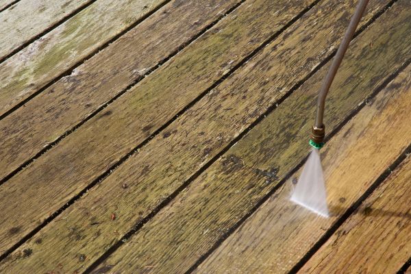 Cost of Deck Mold Removal in Chapel Hill